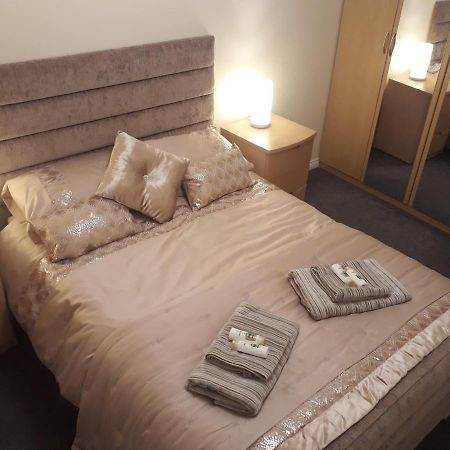 Pond View Apartment Airdrie Luaran gambar