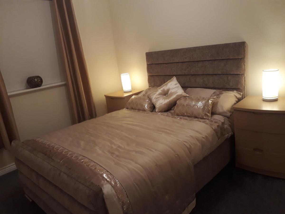 Pond View Apartment Airdrie Luaran gambar