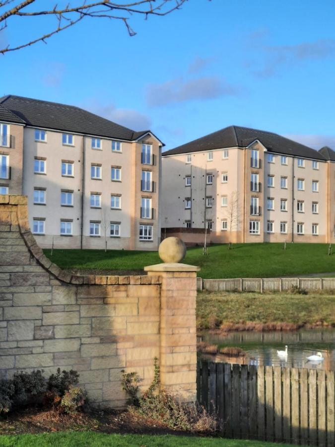 Pond View Apartment Airdrie Luaran gambar